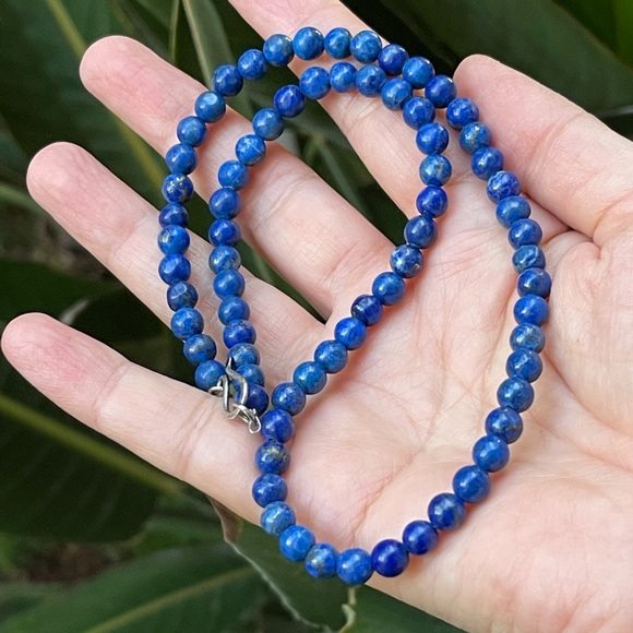 Vintage Jewelry - Natural lapis lazuli bead sterling silver necklace